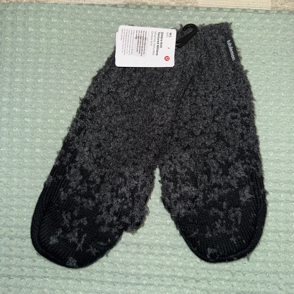 NWT Lululemon Women's Ombre Knit Textured Mittens Black Graphite Grey Size M/L‎